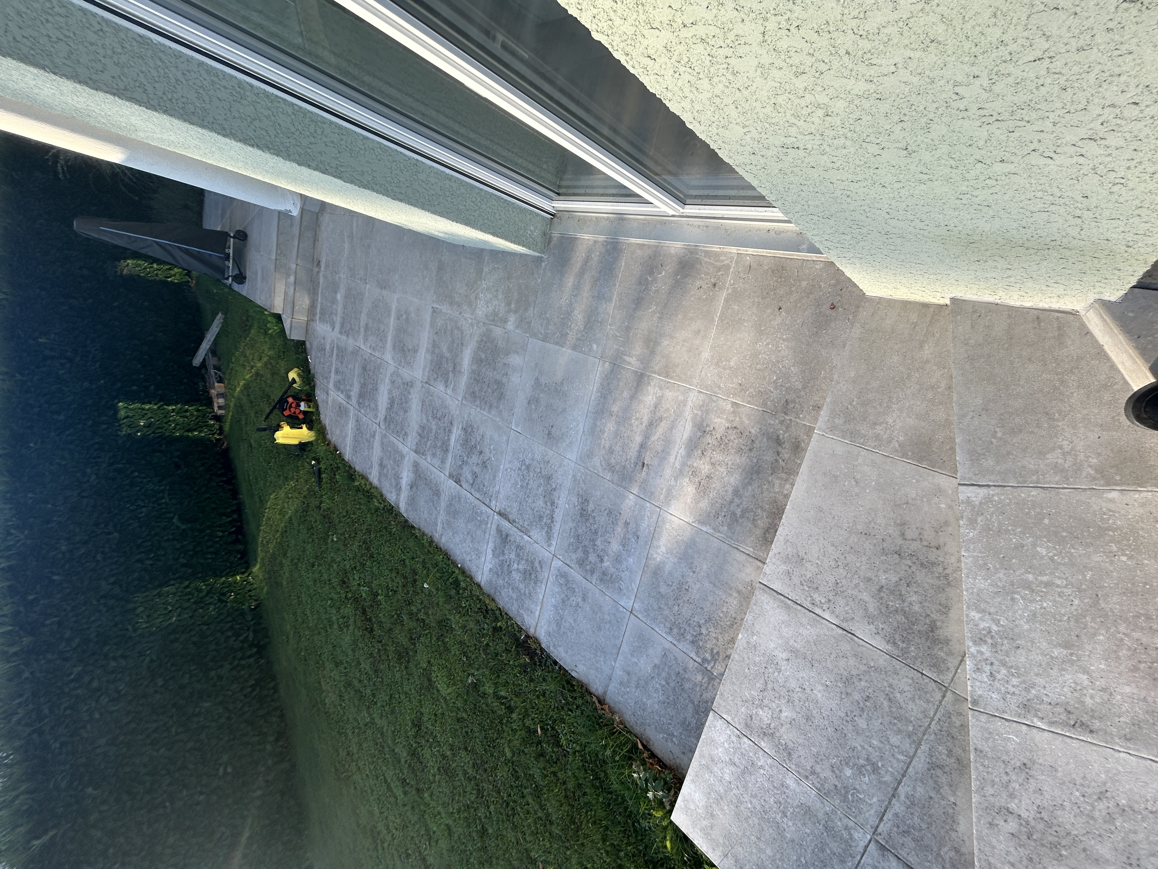 Terrasse avant nettoyage